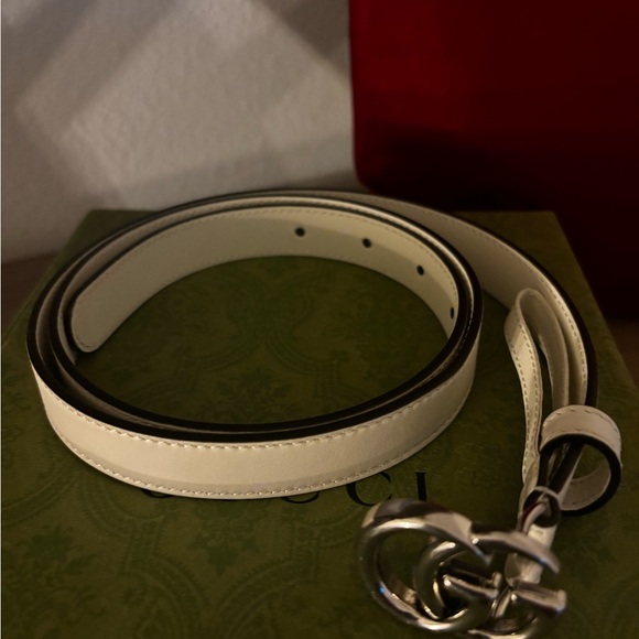 Gucci thin white belt. Size 90. excellent shape. 100% authentic. - Picture 4 of 4